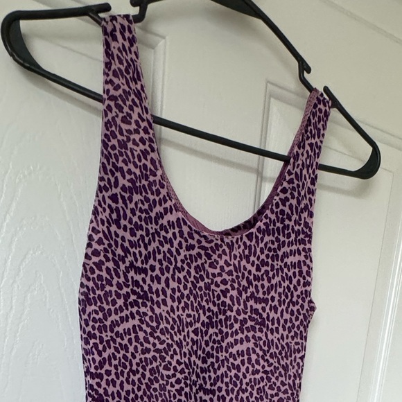 2 looks in one full length dress. Pinks and purple animal and feather prints - Picture 8 of 9